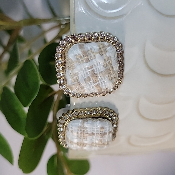 🔥LAST PAIR🔥 Boucle Plaid Shimmer Trim Earrings, 925 posts - Picture 1 of 7